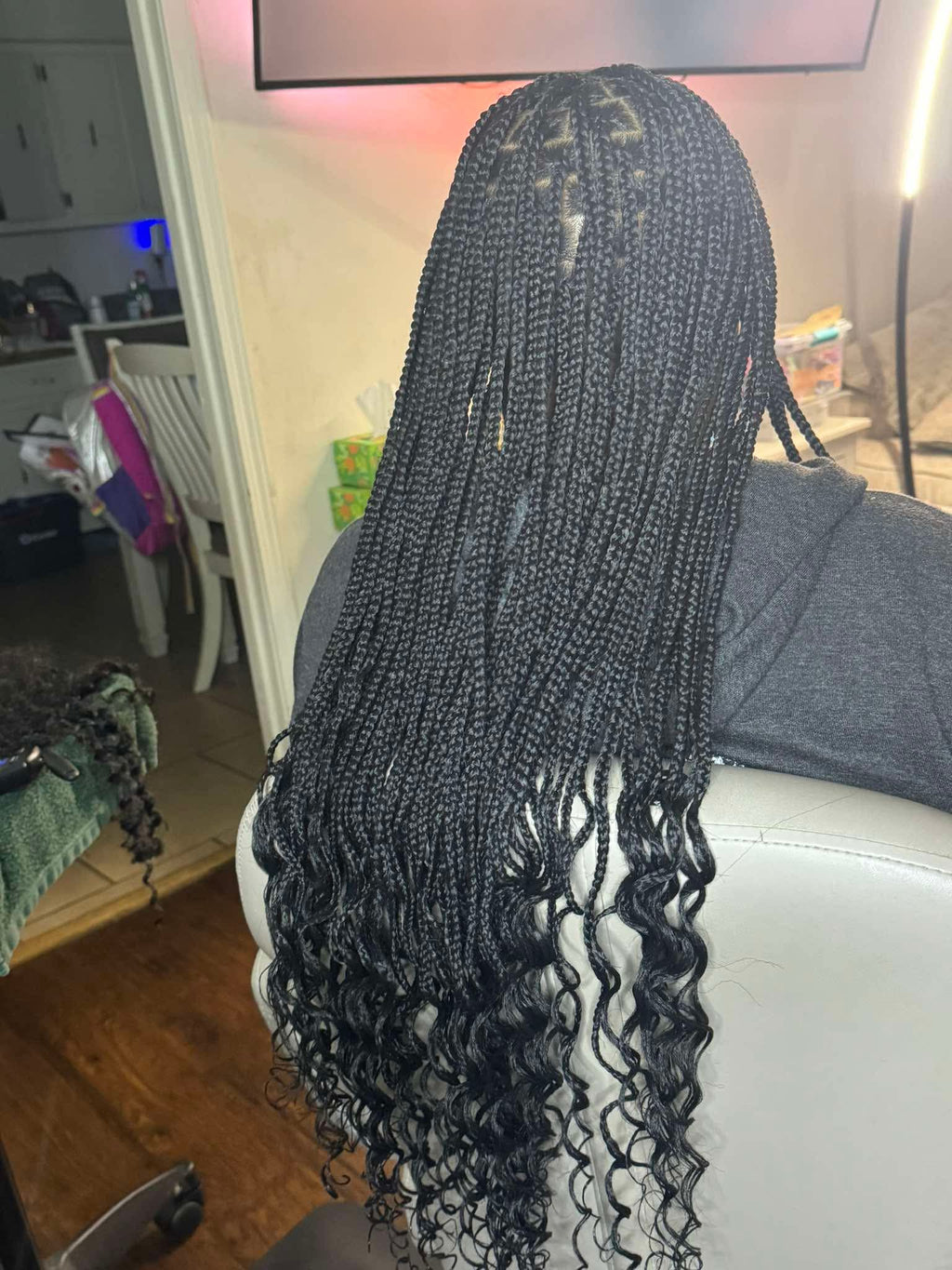 TRUE KYN (1B) - 8- Pack Pre-Stretched 24" Braiding Hair