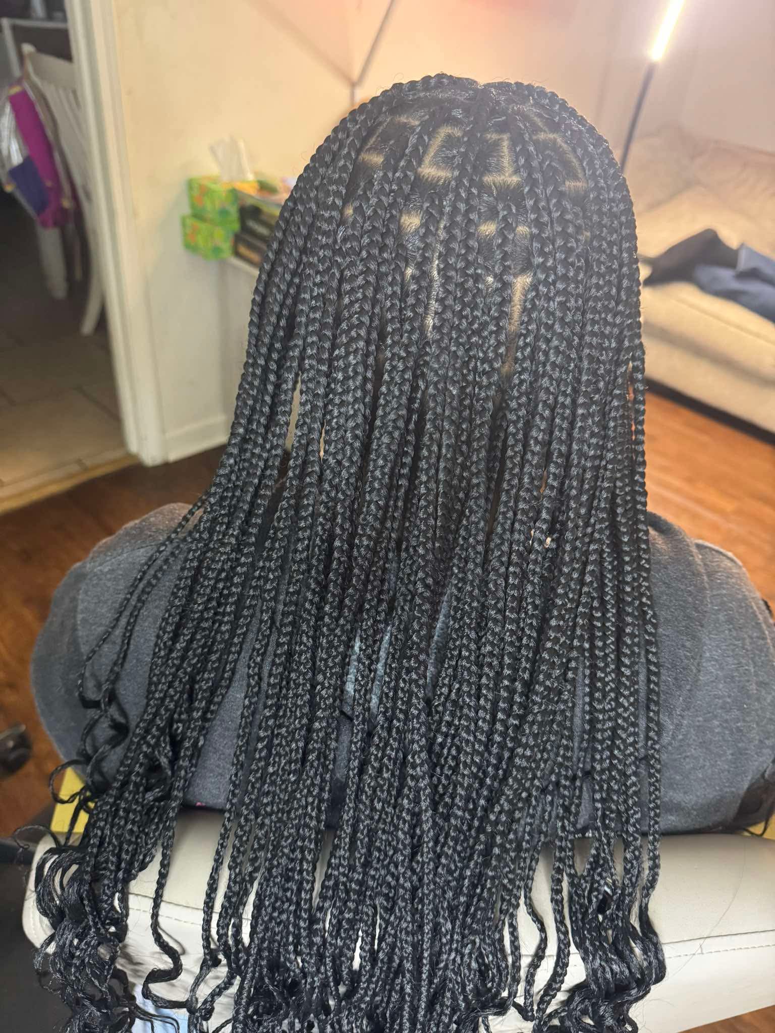 TRUE KYN (1B) - 8- Pack Pre-Stretched 24" Braiding Hair